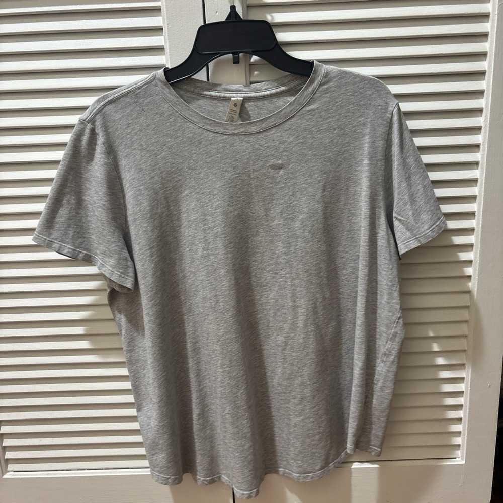 lululemon athletica Light Gray Short Sleeve Tee